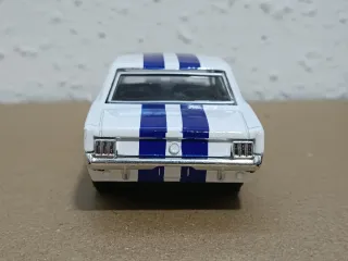 Coche 1:36 replica juguete Mustang
