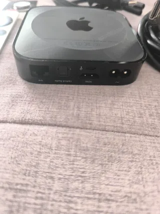 Apple TV modelo A1469  8GB Negro