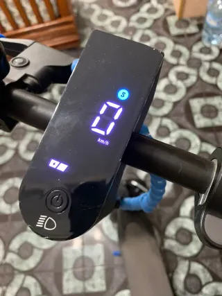 Patin Eléctrico Seminuevo + Cargador