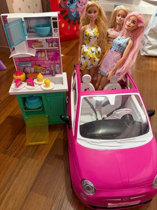 Coche Fiat Barbie y Cocina Repostera Barbie