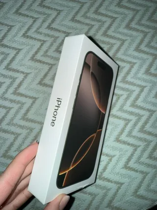 iPhone 16 Pro 128 GB Dorado