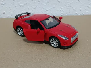 Coche 1:36 replica Nissan Gt-R juguete