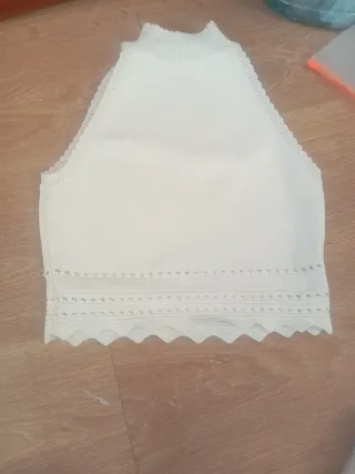 Top blanco con encaje