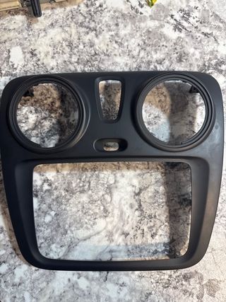 Embellecedor Radio Dacia