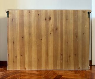 Estantería-vitrina de madera y metal industrial