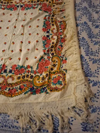 Pañuelo Portobello floral con flecos