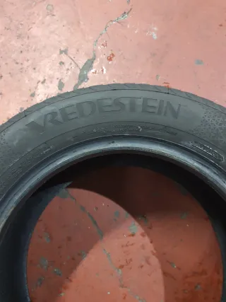 2 Neumáticos Invierno Vredestein 185/60R14