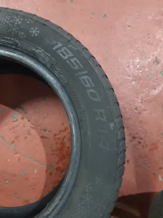 2 Neumáticos Invierno Vredestein 185/60R14