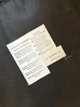 Sillón de tela gris