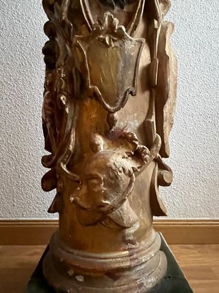 Columna pedestal querubines S XVIII