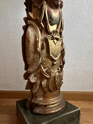 Columna pedestal querubines S XVIII