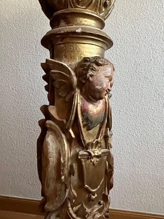 Columna pedestal querubines S XVIII