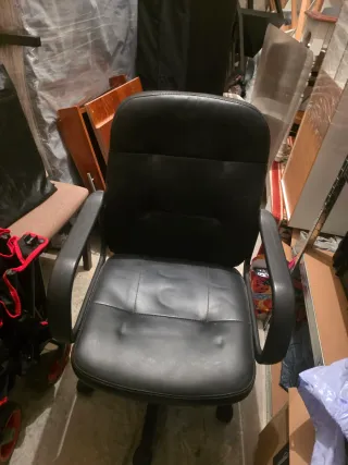 Silla de oficina negra