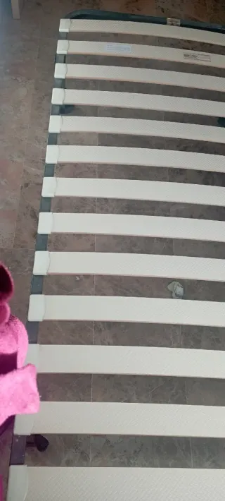 Somier de láminas con patas plegables y colchón