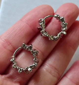 Pendientes de  Aro Plateados Diseño Orgánico
