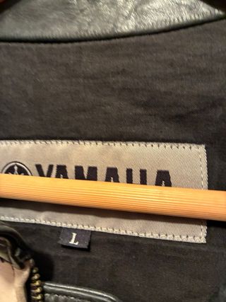 Chaqueta Piel Yamaha Negra y Beige