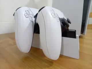 PS5 + Lector de Discos + 2 Mandos + Estación Carga