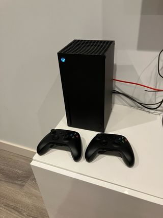 Xbox Series X + 2 mandos