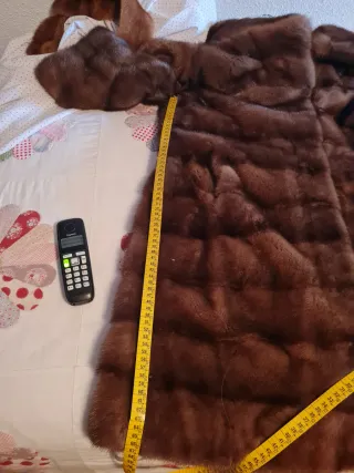 Abrigo sintético de visón marrón