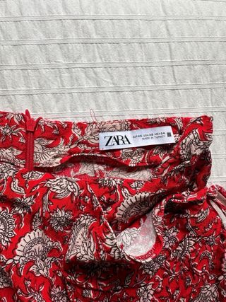 Falda pantalón Zara roja estampada