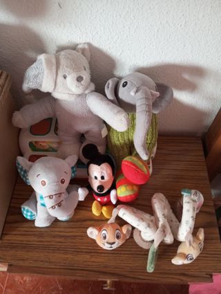 Lote peluches cuna y carrito