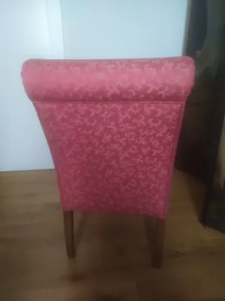 Butaca Burdeos de tela.