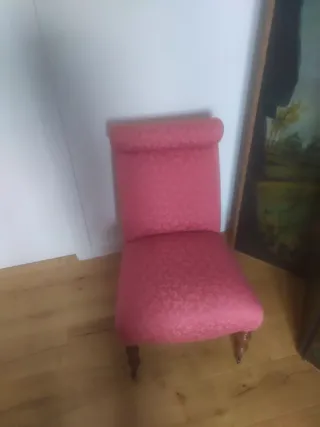 Butaca Burdeos de tela.