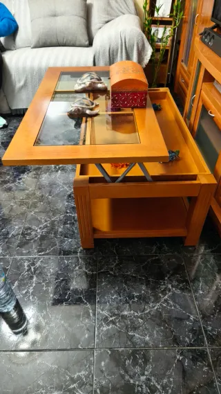 Mesa de comedor y mesita pequeña