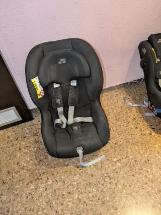 Sillita coche Britax Römer en perfecto estado.