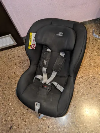 Sillita coche Britax Römer en perfecto estado.