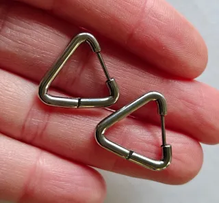 Pendientes Aro Triangular Acero Plateado