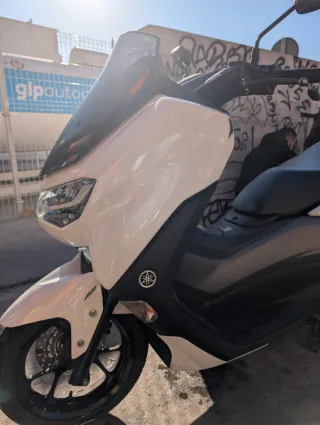 Yamaha NMAX 125 en buen estado año 2024