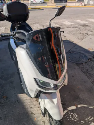 Yamaha NMAX 125 en buen estado año 2024