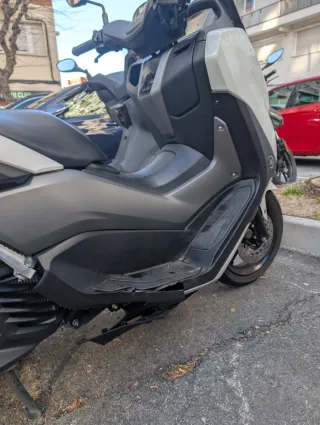 Yamaha NMAX 125 en buen estado año 2024