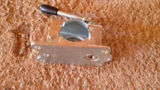 Abrazadera jockey reforzada