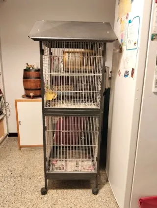 Jaula grande para pájaros