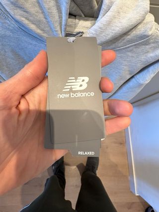 Sudadera New Balance Gris Talla S SIN ESTRENAR