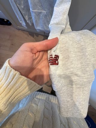 Sudadera New Balance Gris Talla S SIN ESTRENAR