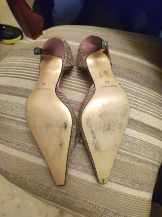 Zapatos de tacón marca  Marian dorados y marrones