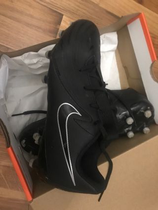 Botas de fútbol para niños negras