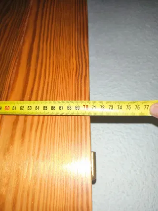 Puerta de madera con cristal