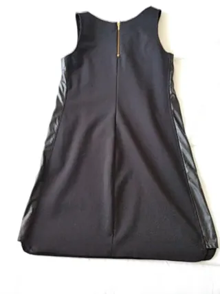 Vestido negro sin mangas