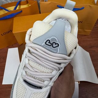 Louis Vuitton Skate Grises y Blancas