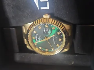 Reloj Lotus Dorado y Verde