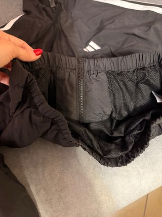 Giubbino Adidas nero con cappuccio