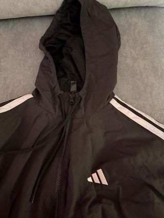 Giubbino Adidas nero con cappuccio