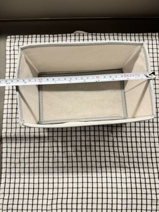 Contenitore in tessuto grigio e beige