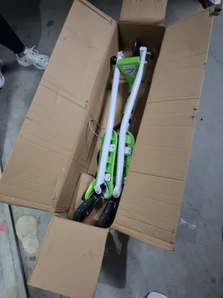 Patinete 3 Ruedas verde sin estrenar