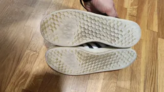 2 Pares Zapatillas Adidas Negras y Blancas.
