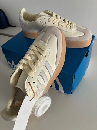Zapatillas Adidas Mujer Beige/Blanco